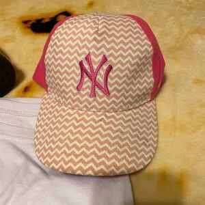 New York Yankees Kids baseball hat in pink
